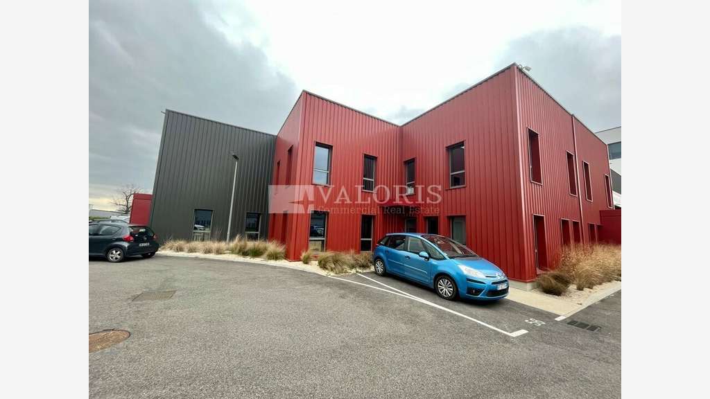 Local d'activité 460m² à louer à Chassieu A43