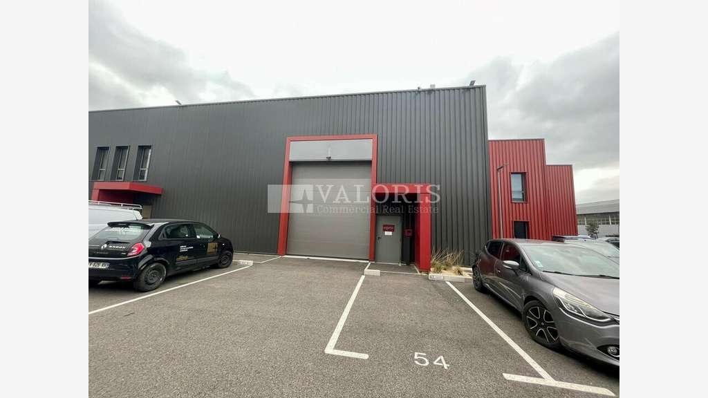 Local d'activité 460m² à louer à Chassieu A43