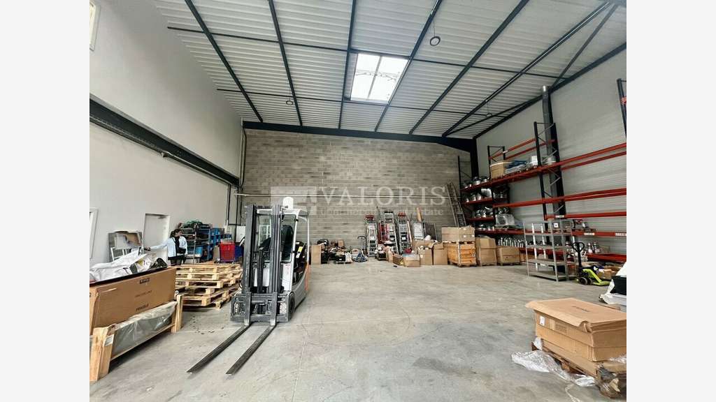 Local d'activité mixte 529m² à louer à Chassieu