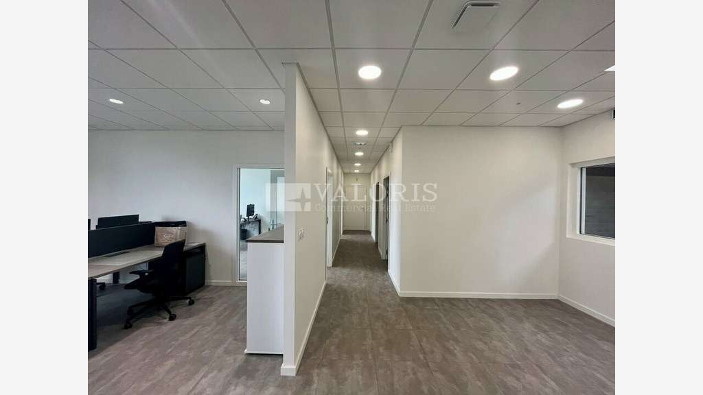 Local d'activité mixte 529m² à louer à Chassieu