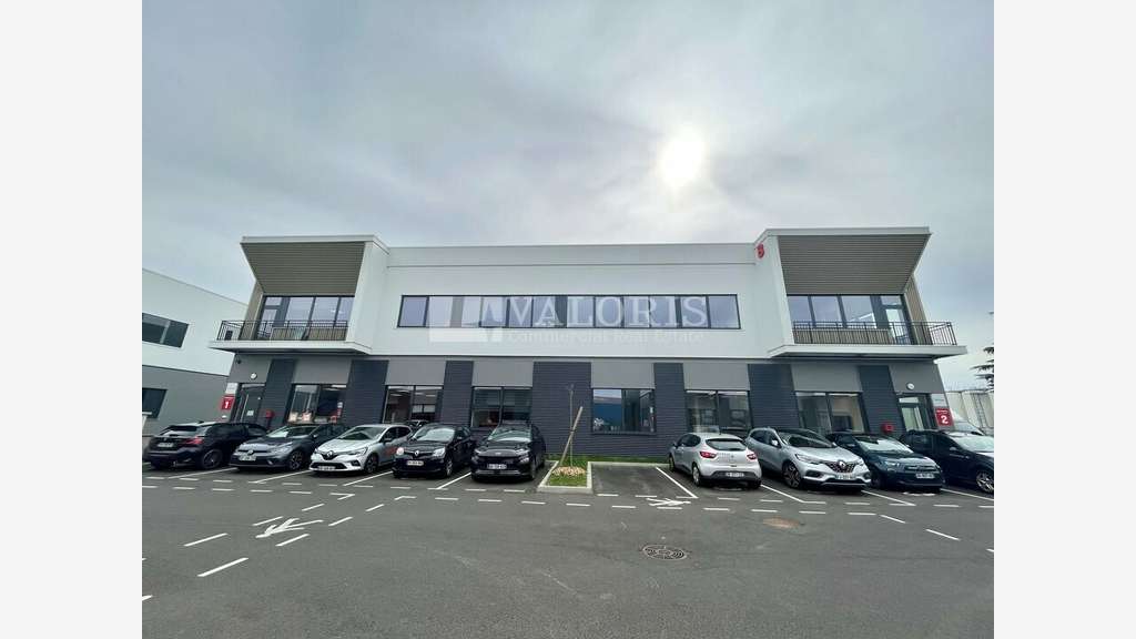 Local d'activité mixte 529m² à louer à Chassieu