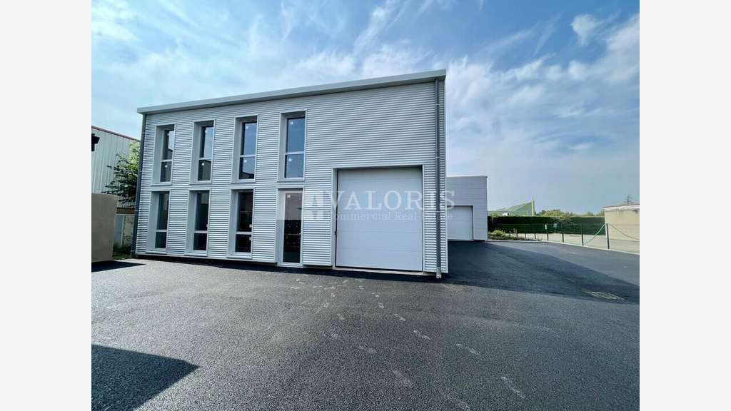 Local d'activité 360m² à louer à Chassieu A43/A46