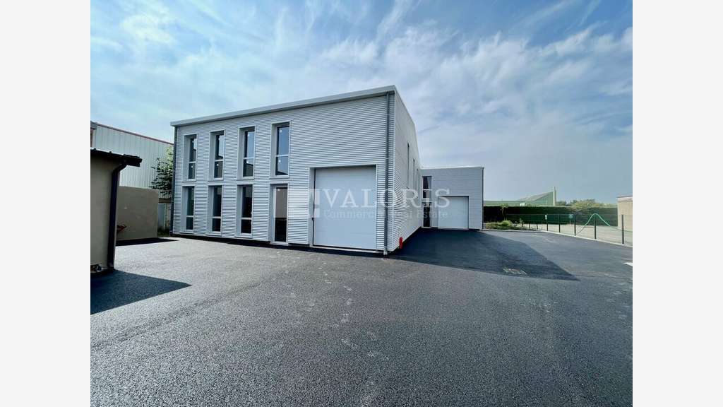 Local d'activité 360m² à louer à Chassieu A43/A46