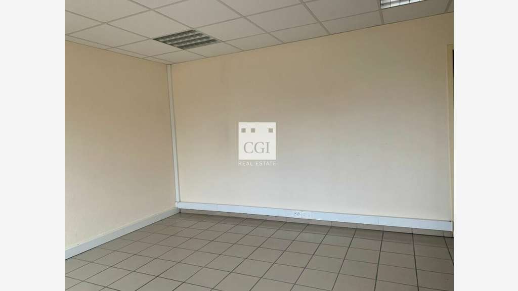 A louer local d'activités de 120m² à Chassieu