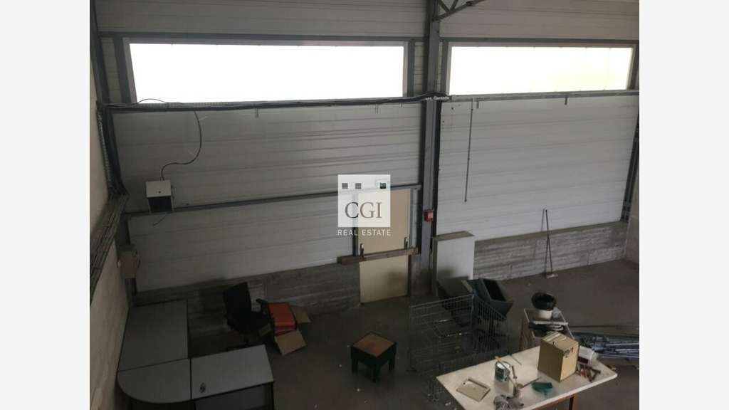 A louer local d'activités de 120m² à Chassieu