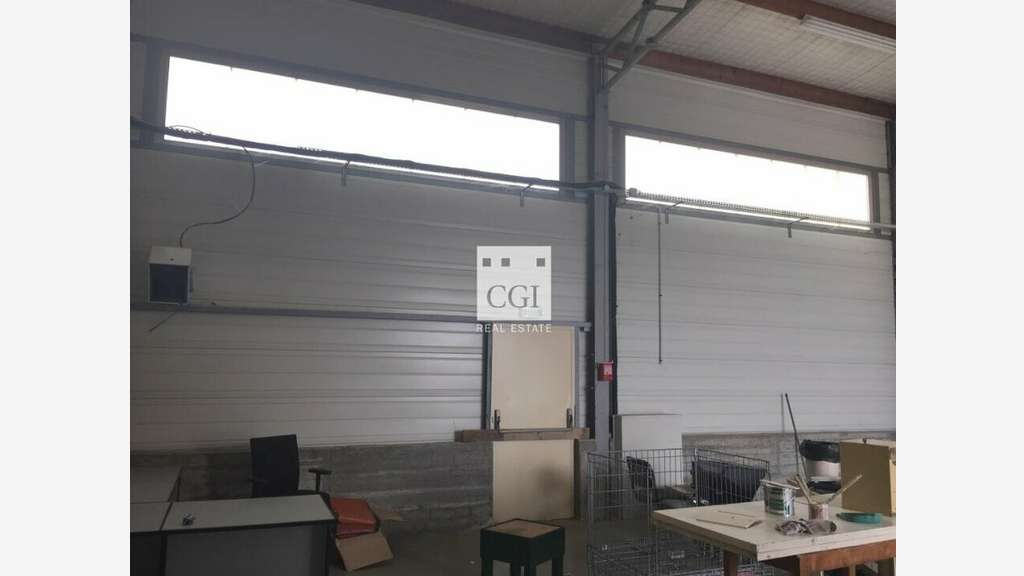 A louer local d'activités de 120m² à Chassieu