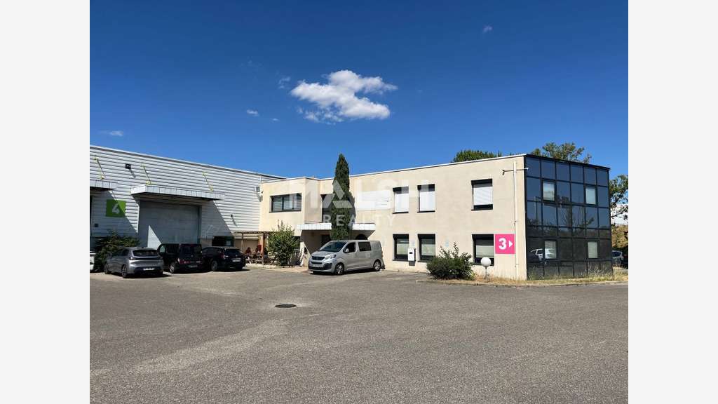 A louer bâtiment d'activités de 2600m² à Chassieu