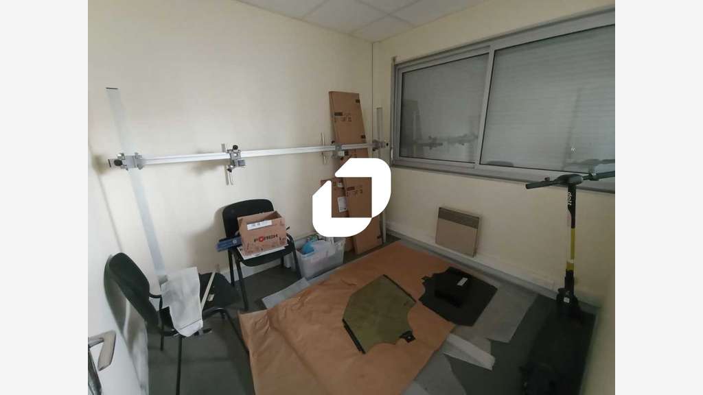 A louer Local d'activité 380m² Chassieu