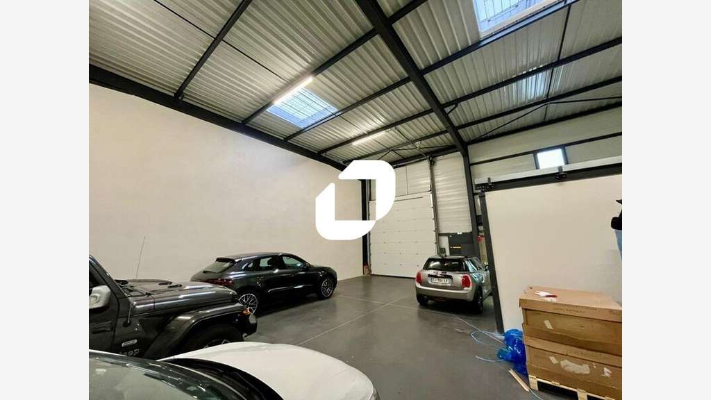 A louer Local d'activité 229m² Chassieu
