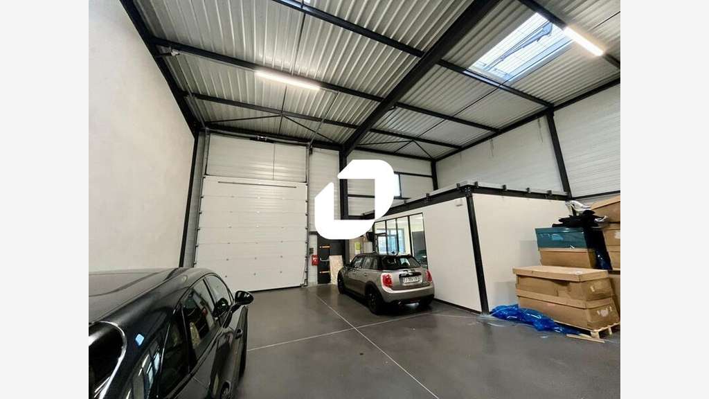 A louer Local d'activité 229m² Chassieu
