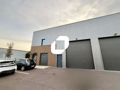 A louer Local d'activité 229m² Chassieu