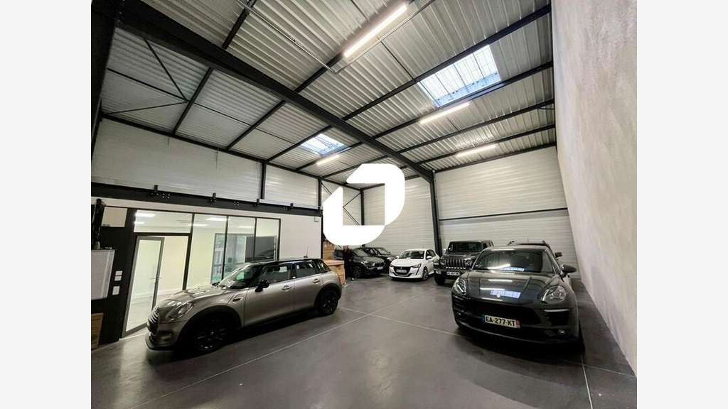 A louer Local d'activité 229m² Chassieu