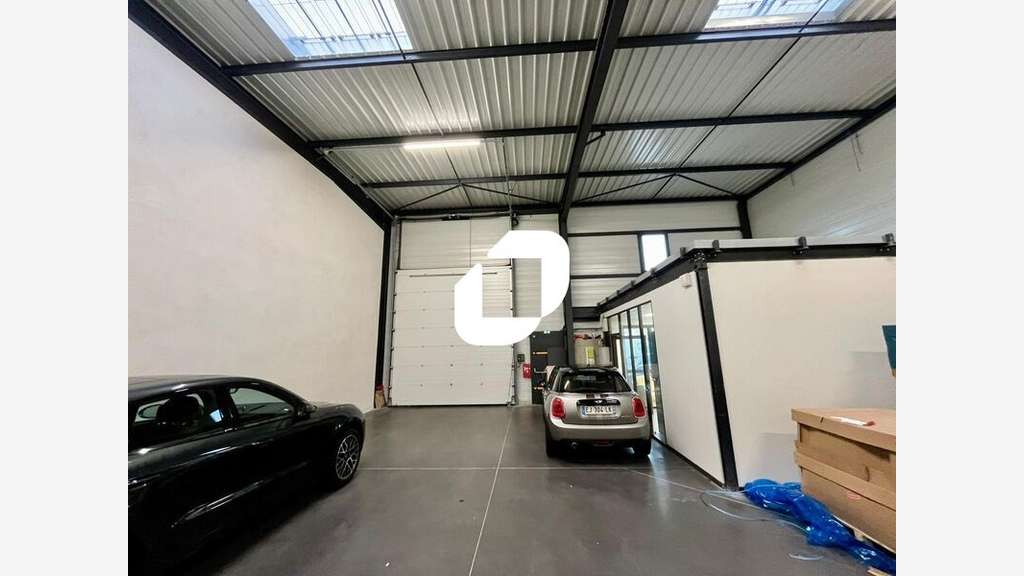 A louer Local d'activité 229m² Chassieu