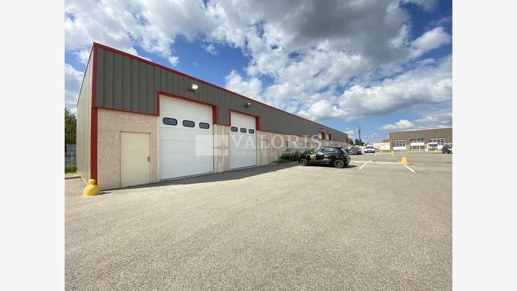 Loue local d'activité 120m² Chassieu ZI mi Plaine
