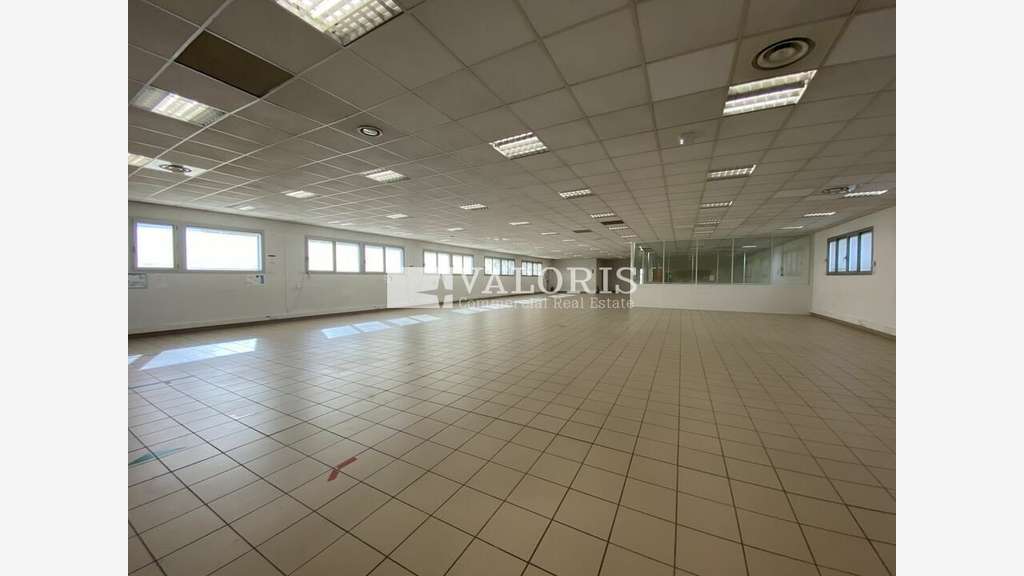 Local d'activité de 108m² à louer à Chassieu