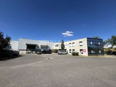 Entrepôt logistique de 2600m² à louer à Chassieu