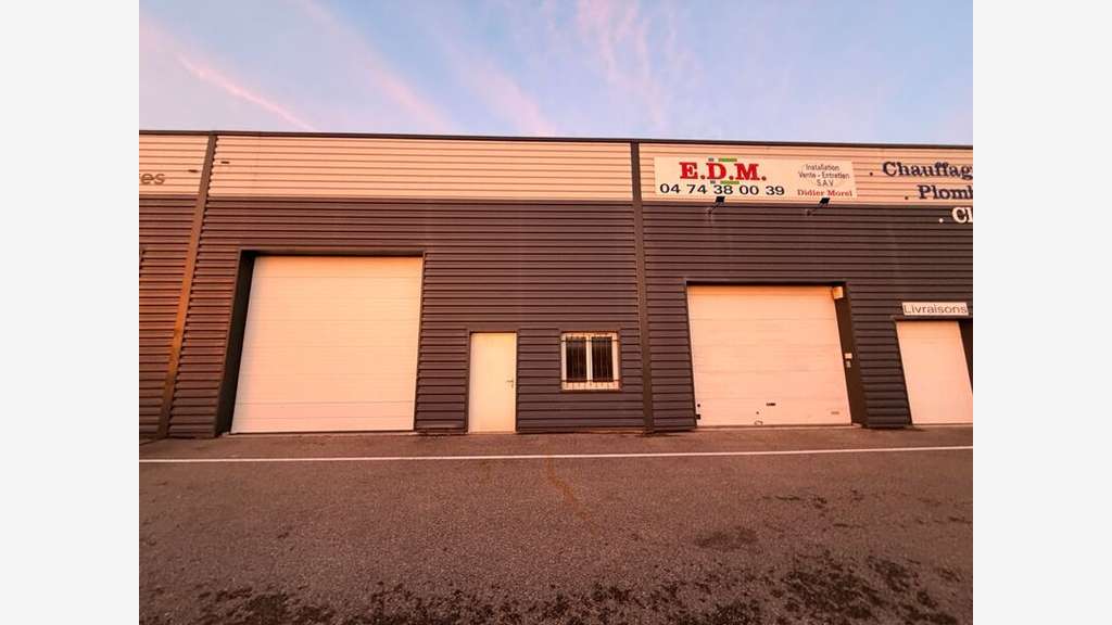 A louer locaux activités 788m² Château Gaillard