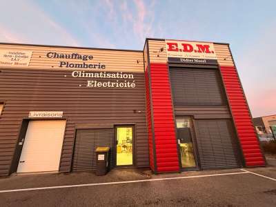 A louer locaux activités 788m² Château Gaillard