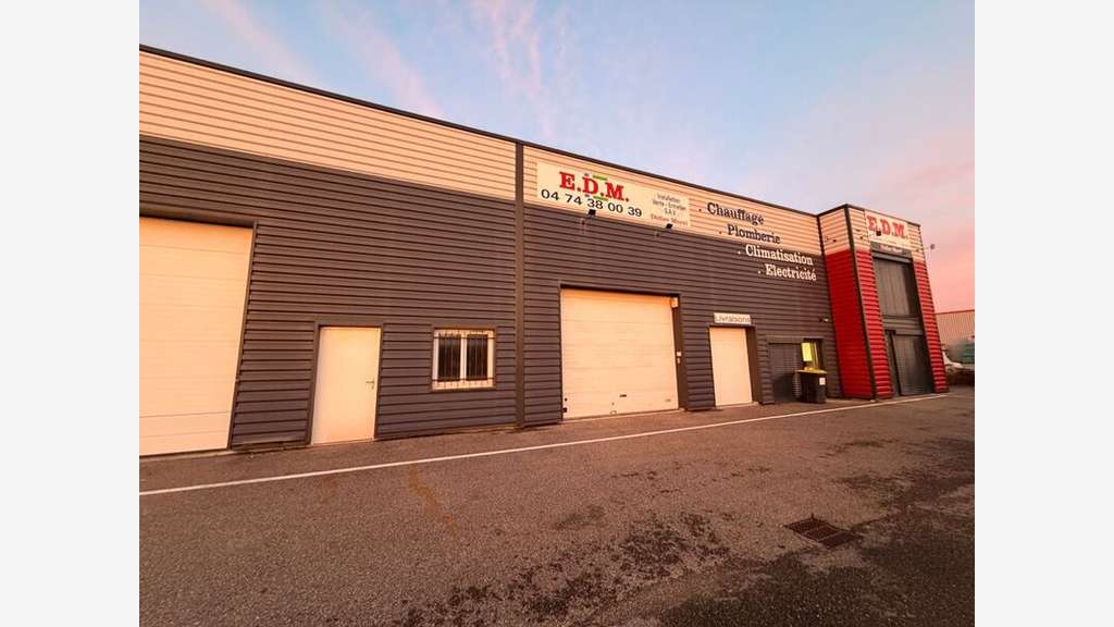 A louer locaux activités 788m² Château Gaillard