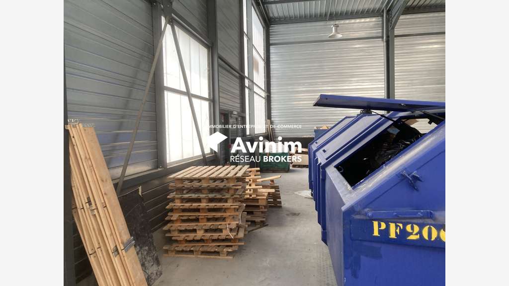 Local atelier ou stockage 799m² ZA de Beauvoir
