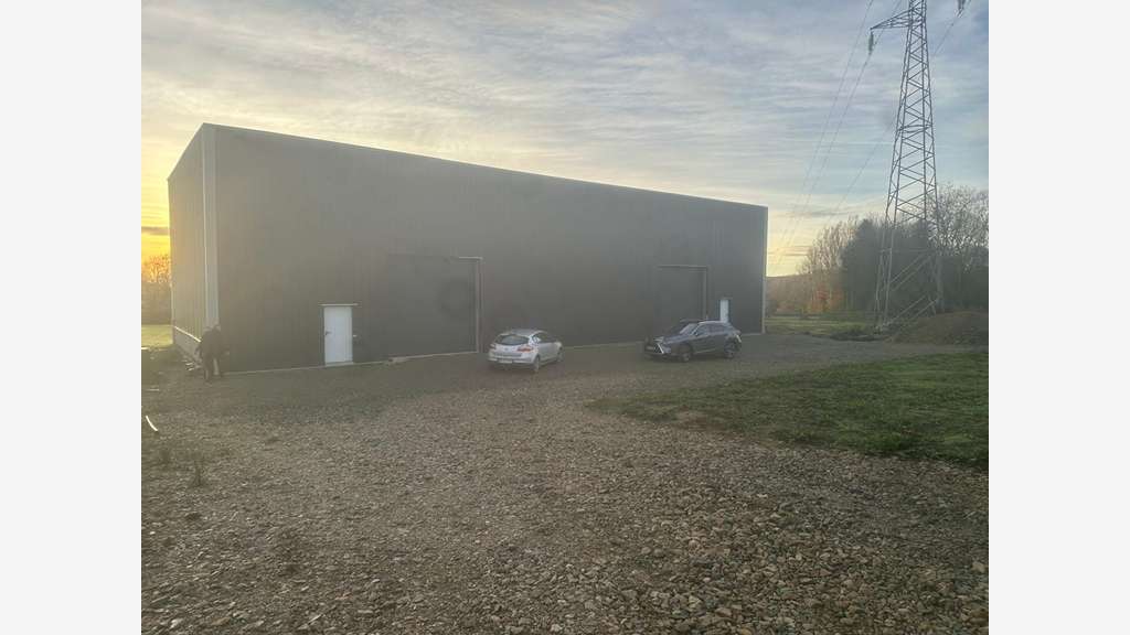 A louer local d'activités de 384m² en Sud Mayenne