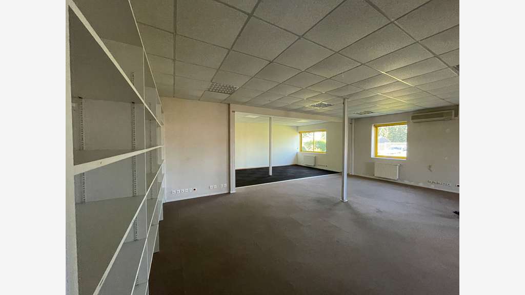 A louer ensemble immobilier d'activités 3237m²
