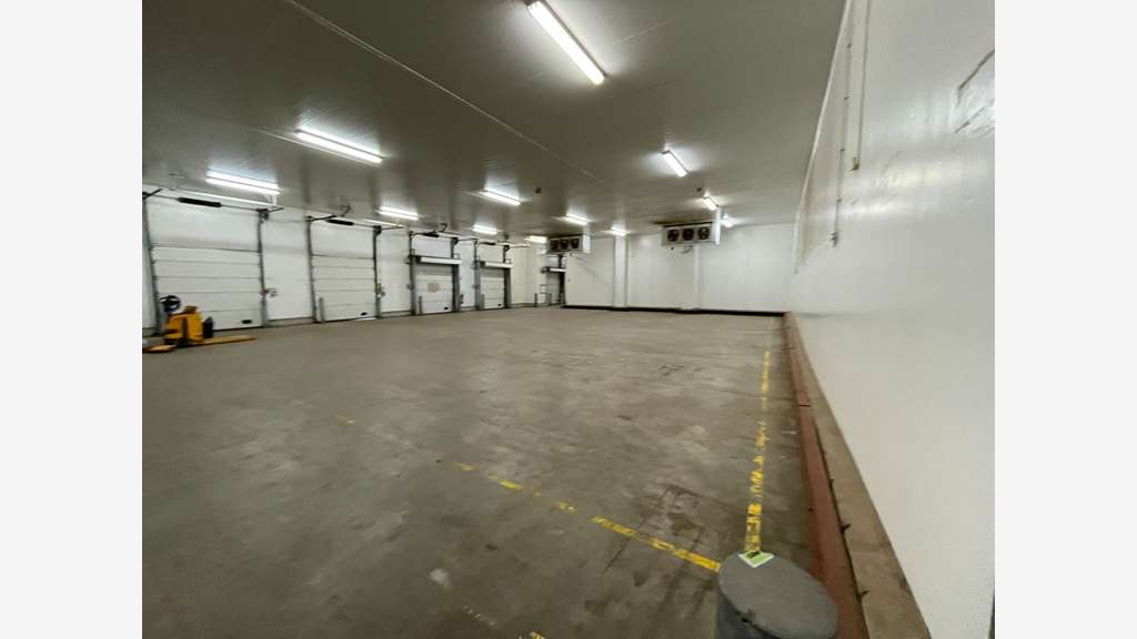 A louer ensemble immobilier d'activités 3237m²