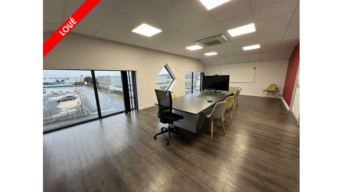 Local d'activité 727m² à louer ZA Châteaubernard