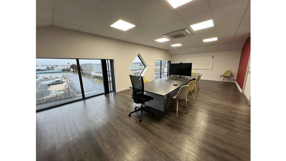 Local d'activité 727m² à louer ZA Châteaubernard