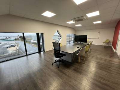 Location Locaux d'activités - Entrepôts à Châteaubernard