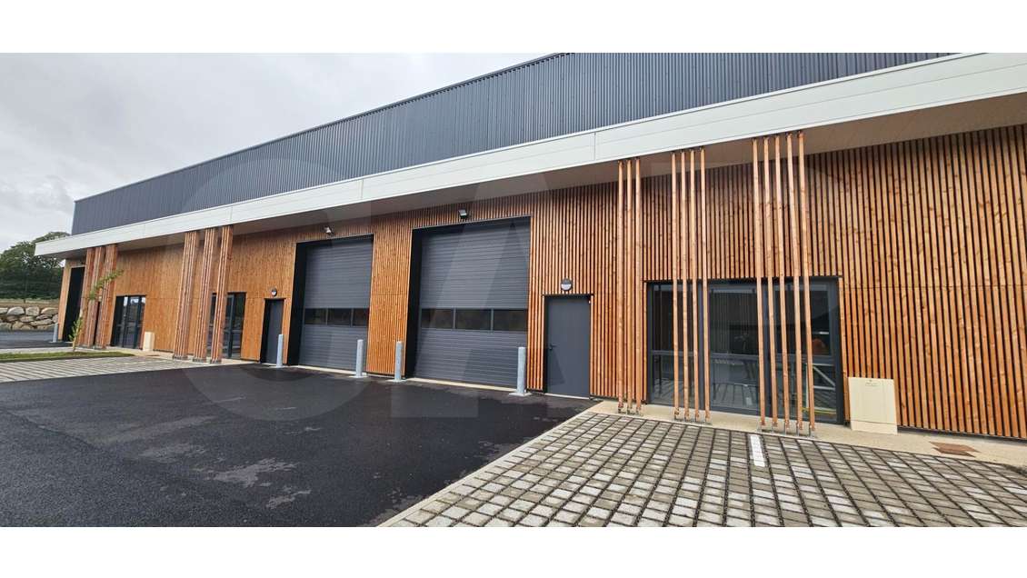 A louer cellule axe Rennes Paris à Chateaubourg