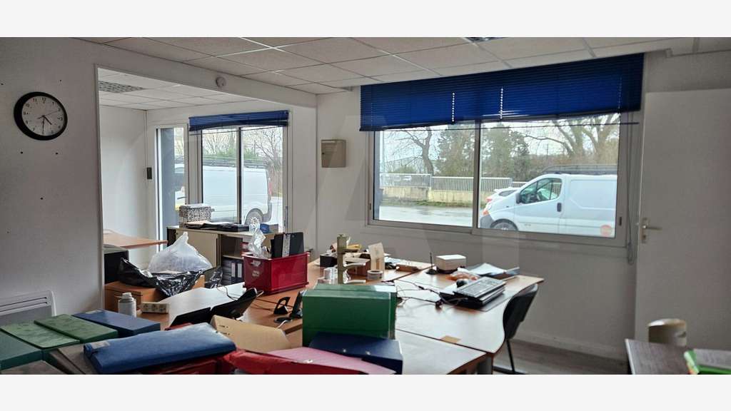 A louer bâtiment d'activité 630m² za Châteaubourg