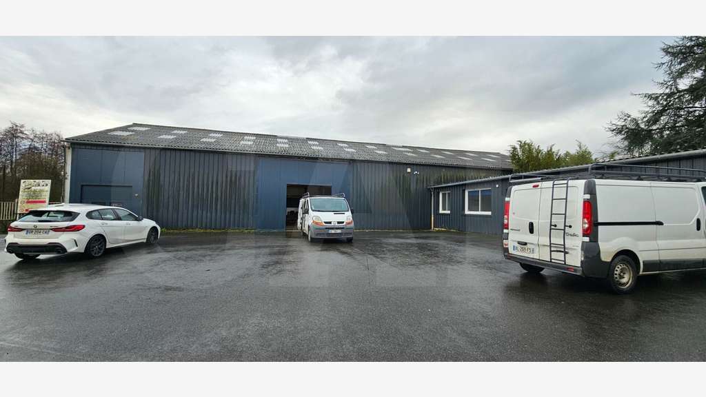A louer bâtiment d'activité 630m² za Châteaubourg