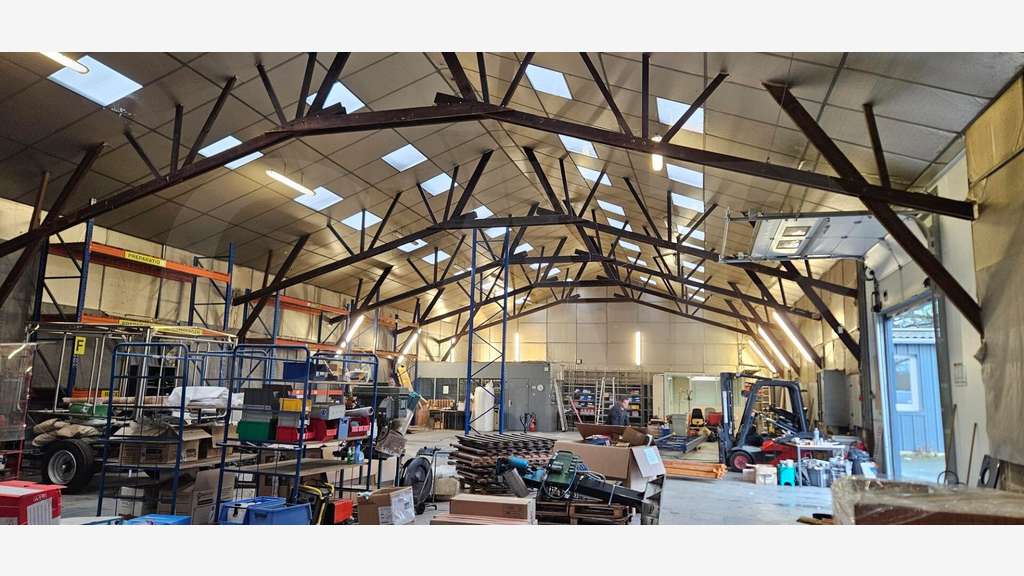A louer bâtiment d'activité 630m² za Châteaubourg
