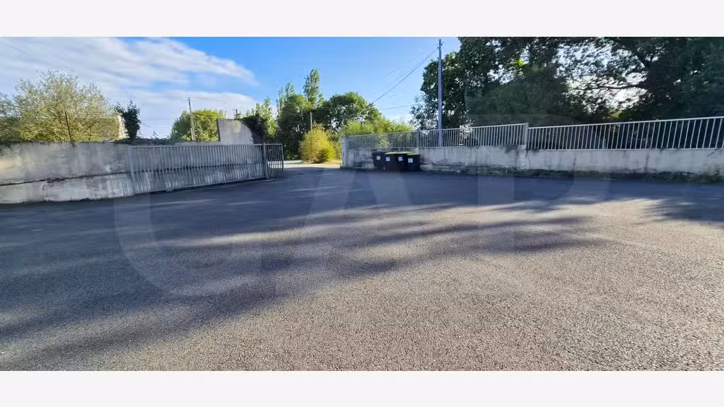 A louer bâtiment d'activité 630m² za Châteaubourg