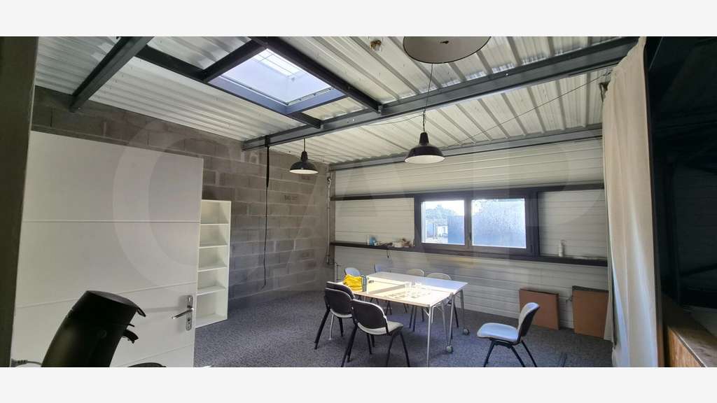 A LOUER - LOCAL 184m² CHATEAUBOURG