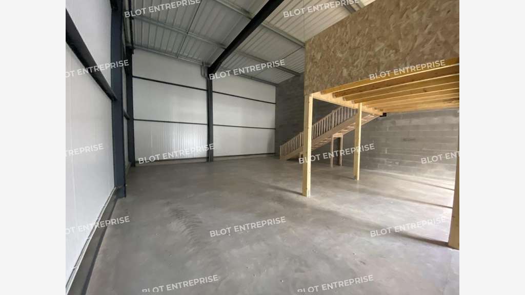 Loue cellule d'activités neuve 194m² Chateaubourg