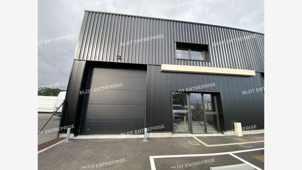 Loue cellule d'activités neuve 194m² Chateaubourg