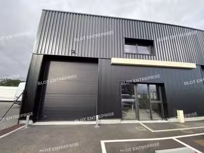 Loue cellule d'activités neuve 194m² Chateaubourg
