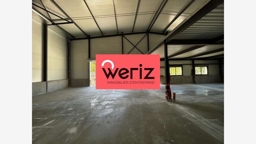 Locaux d'activité - entrepôt de 456 m² non divisib
