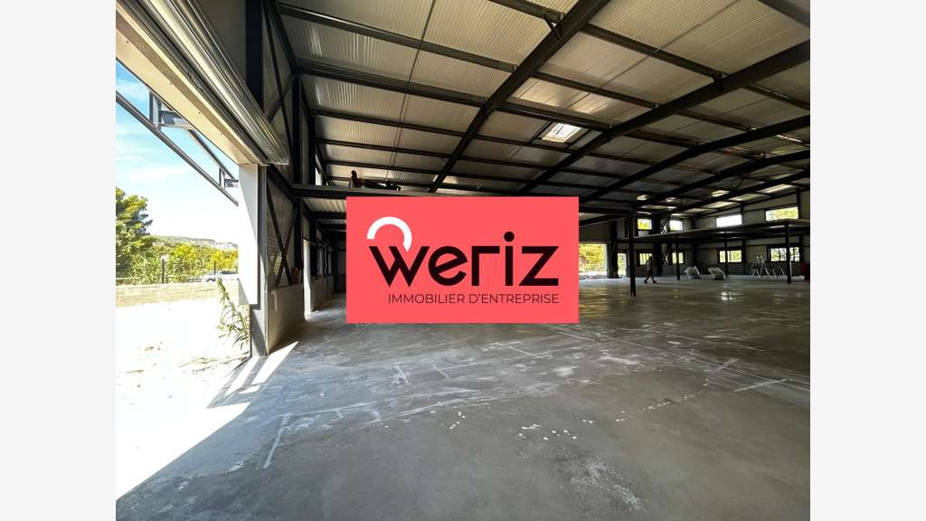 Locaux d'activité - entrepôt de 912 m² non divisib
