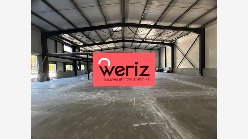 Locaux d'activité - entrepôt de 912 m² non divisib