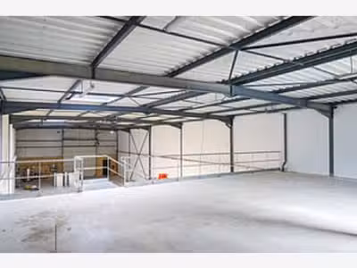 À louer Ateliers relais de 500m² à Châteauroux 