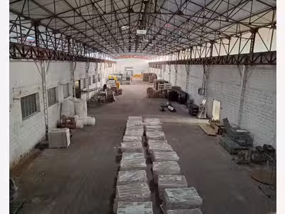 A louer entrepôt 5200m² à Châteauroux ZI Buxerioux