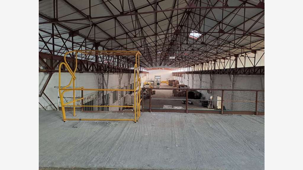 À louer – Entrepôt de 5 200 m² à Châteauroux – Ind