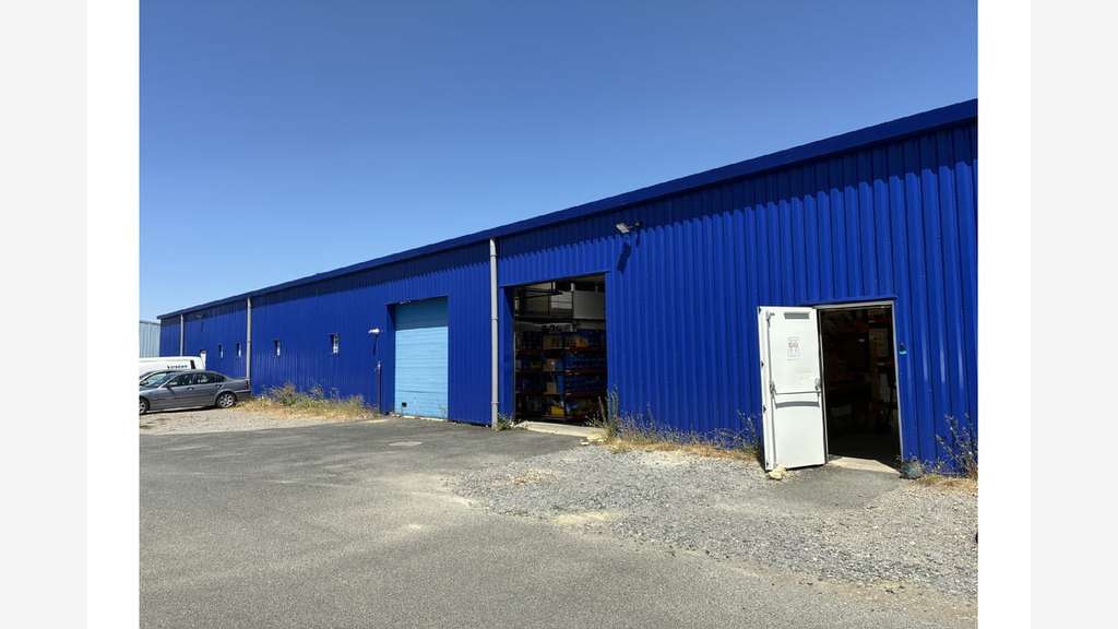 À louer locaux d'activités de 600m² à Châteauroux