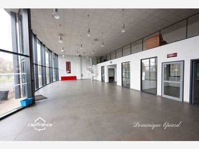Loue local professionnel de 740m² à Chatellerault