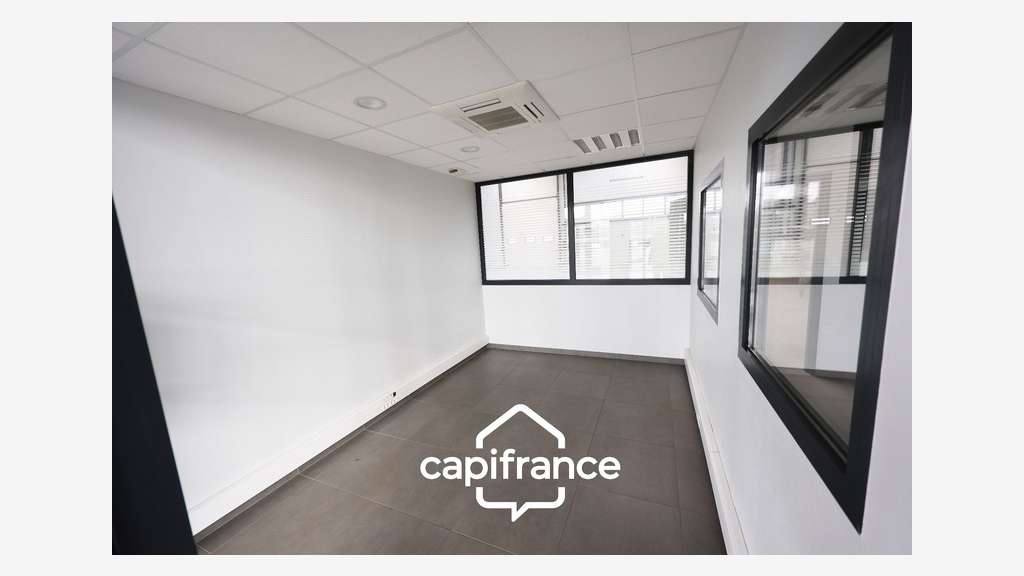 Loue local professionnel de 740m² à Chatellerault