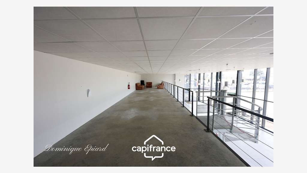 Loue local professionnel de 740m² à Chatellerault
