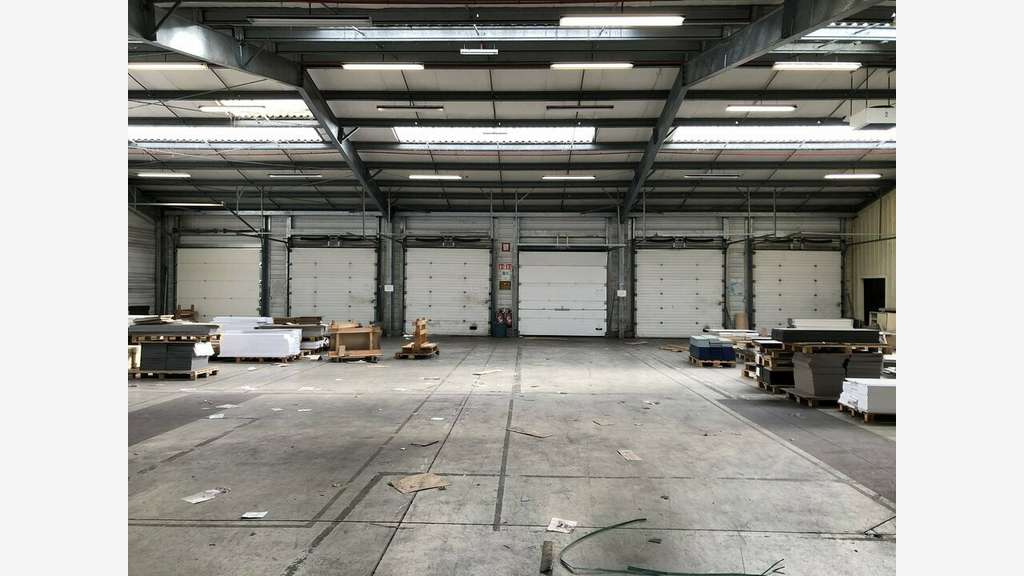 Entrepôt de 10 500m² à louer prox Châtellerault